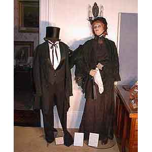 1852-Wedding-Dress-Tuxedo_w